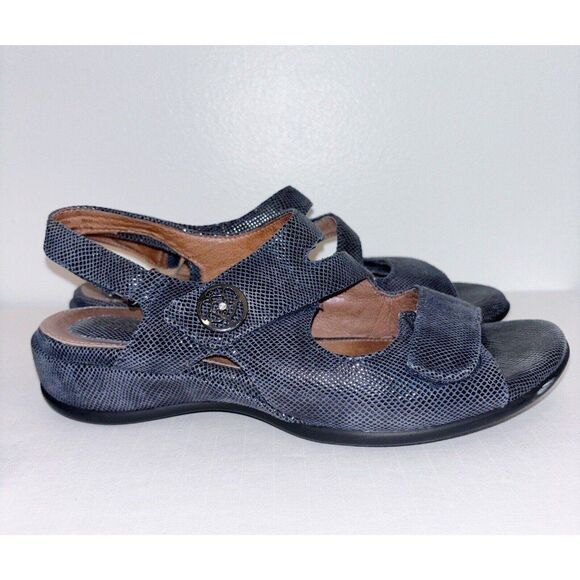 Clarks Artisan Women's 8.5M Navy Blue Leather Hook And Loop Slingback Sandals - Picture 1 of 7